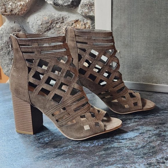 NWOT Charlotte Russe Brown Caged Peep Toe Block Heels Size 8 - Picture 10 of 15